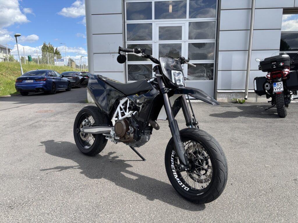 Husqvarna - 701 - Supermoto // Juuri saapunut! / Akrapovic / Brembo / ABS // Husqvarna - 701 - Supermoto // Juuri saapunut! / Akrapovic / Brembo / ABS // - Moottoripyörä