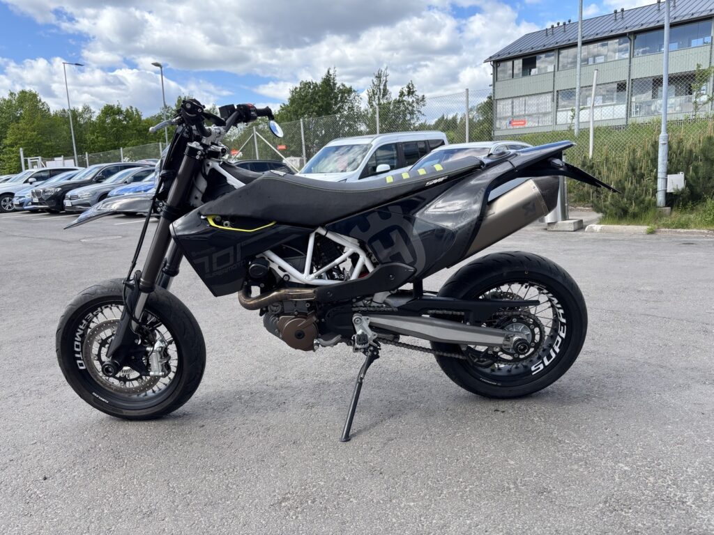Husqvarna - 701 - Supermoto // Juuri saapunut! / Akrapovic / Brembo / ABS // Husqvarna - 701 - Supermoto // Juuri saapunut! / Akrapovic / Brembo / ABS // - Moottoripyörä