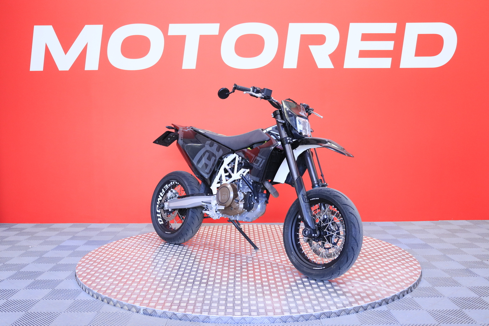 43-ELY – Husqvarna 701