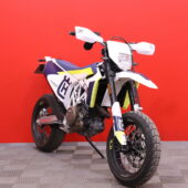 Husqvarna - 701 - Supermoto // Suomi-pyörä / Huoltokirja / Akrapovic / ABS // - Moottoripyörä