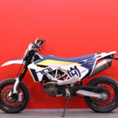Husqvarna - 701 - Supermoto // Suomi-pyörä / Huoltokirja / Akrapovic / ABS // - Moottoripyörä