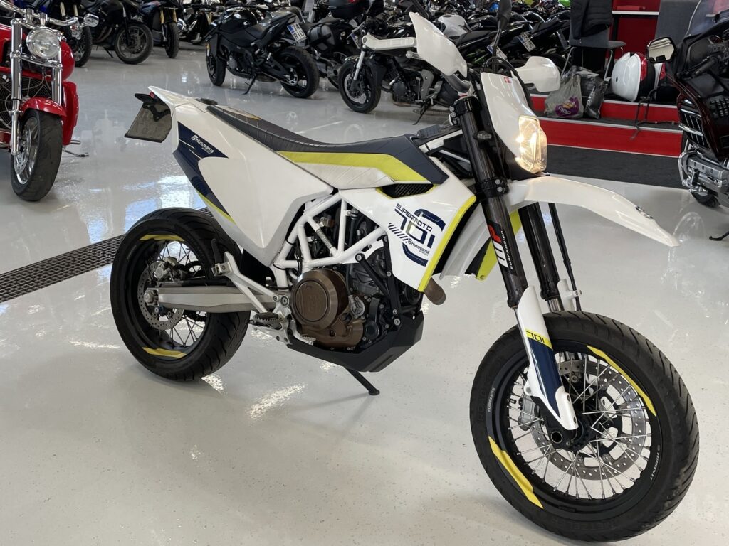 Husqvarna - 701 - Supermoto // Juuri saapunut! / Wings // Husqvarna - 701 - Supermoto // Juuri saapunut! / Wings // - Moottoripyörä