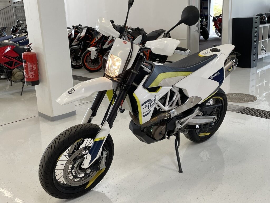 Husqvarna - 701 - Supermoto // Juuri saapunut! / Wings // - Moottoripyörä