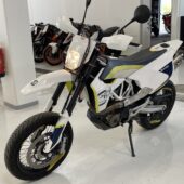 Husqvarna - 701 - Supermoto // Juuri saapunut! / Wings // - Moottoripyörä