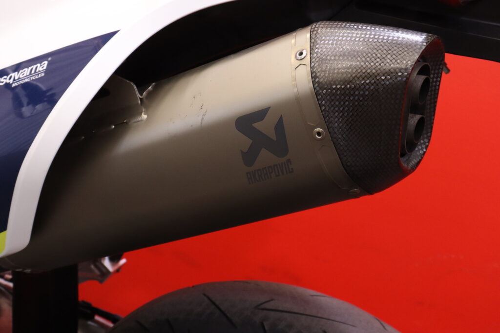 Husqvarna - 701 - Supermoto // Juuri saapunut! / Akrapovic / Brembo // Husqvarna - 701 - Supermoto // Juuri saapunut! / Akrapovic / Brembo // - Moottoripyörä