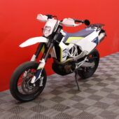 Husqvarna - 701 - Supermoto // Juuri saapunut! / Akrapovic / Brembo // - Moottoripyörä