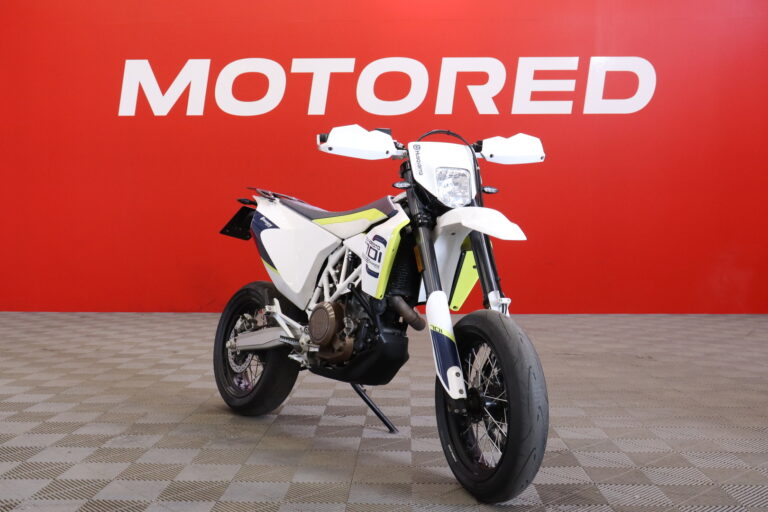 Husqvarna - 701 - Supermoto // Juuri saapunut! / Akrapovic / Brembo // - Moottoripyörä
