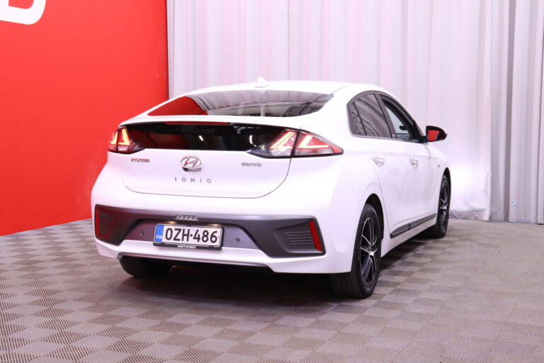 Hyundai - IONIQ electric - MY20 38 kWh 136 hv Style | ACC| Ilmastoidut nahat | Infinity | Kattoluukku | Kamera | Lämpöpumppu | - Viistoperä