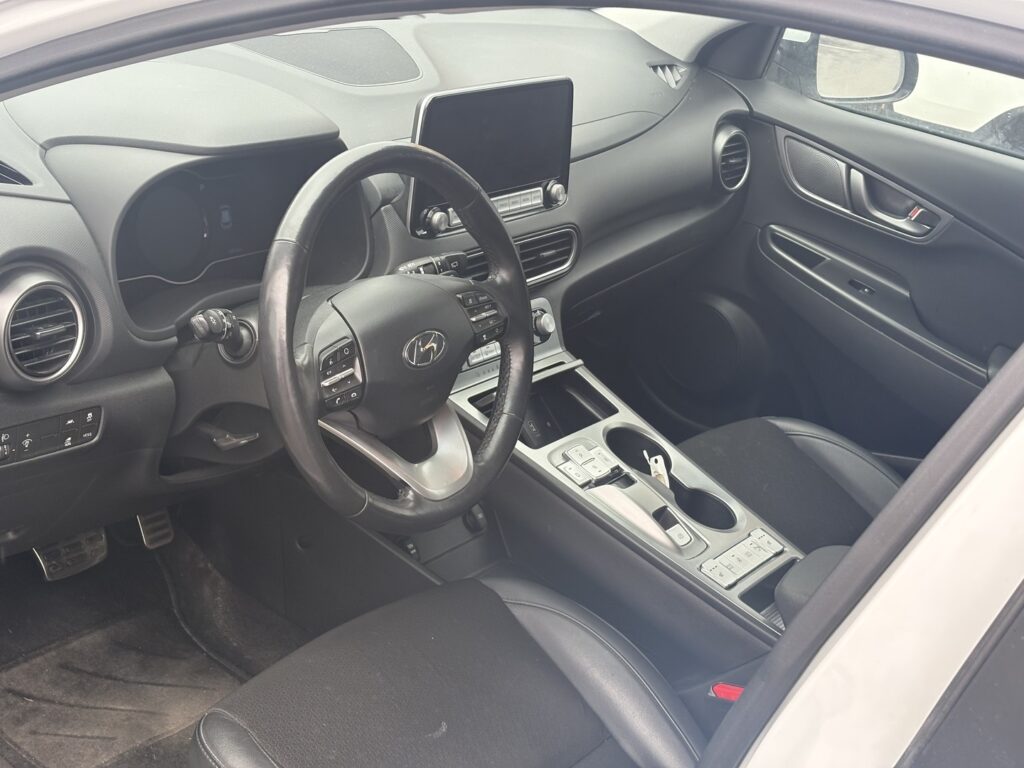 Hyundai - KONA - electric 64 kWh 204 hv Style Hyundai - KONA - electric 64 kWh 204 hv Style - Maastoauto