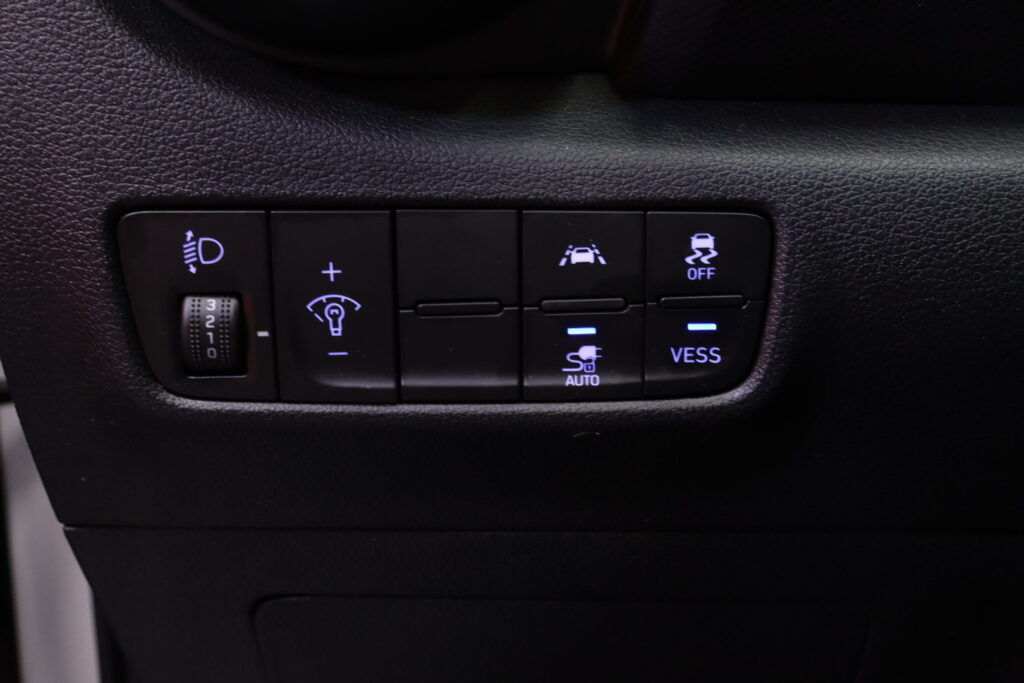 Hyundai - Kona Electric - 64 kWh 204 hv Style // Krell / Lämpöpumppu / ACC / Navi / Keyless / Ratinlämmitys / LED / P. kamera / CarPlay Hyundai - Kona Electric - 64 kWh 204 hv Style // Krell / Lämpöpumppu / ACC / Navi / Keyless / Ratinlämmitys / LED / P. kamera / CarPlay - Maastoauto