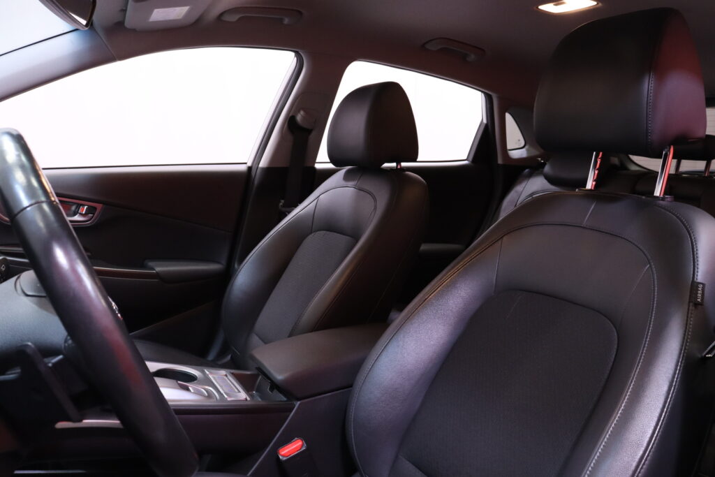 Hyundai - Kona Electric - 64 kWh 204 hv Style // Krell / Lämpöpumppu / ACC / Navi / Keyless / Ratinlämmitys / LED / P. kamera / CarPlay Hyundai - Kona Electric - 64 kWh 204 hv Style // Krell / Lämpöpumppu / ACC / Navi / Keyless / Ratinlämmitys / LED / P. kamera / CarPlay - Maastoauto