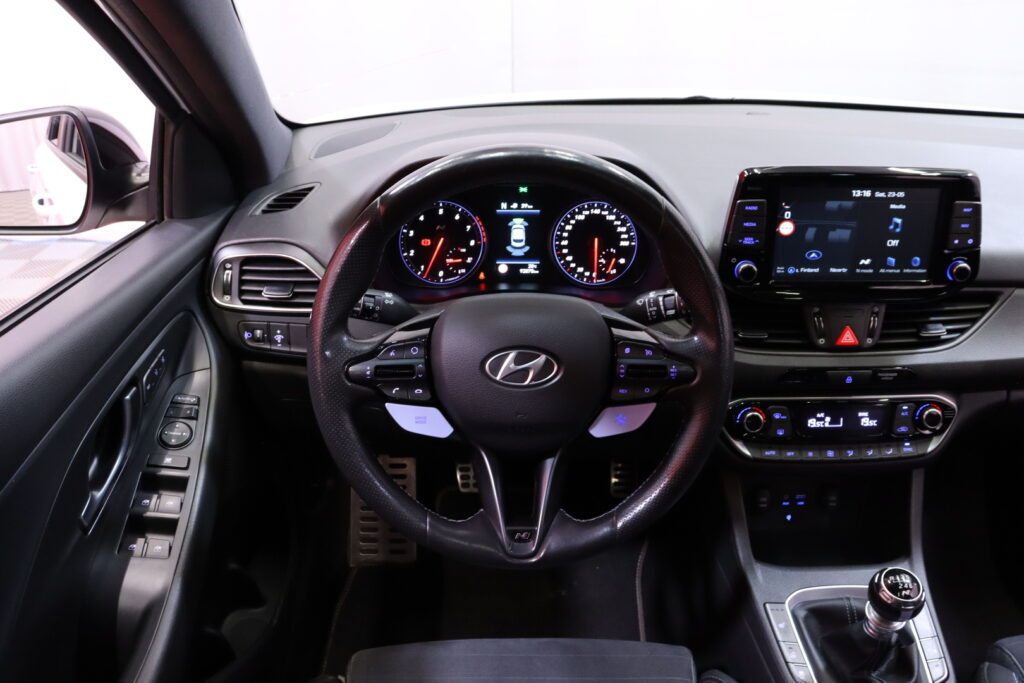 tuotekuva-Hyundai-i30-JMN-564-2026-05-23-135102-18 tuotekuva-Hyundai-i30-JMN-564-2026-05-23-135102-18