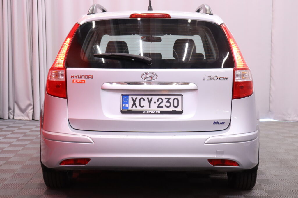 Hyundai - i30 - Wagon 1,6 CVVT 5MT ISG Comfort // Suomi-Auto / Huoltokirja / Sähkölasit / Isofix // Hyundai - i30 - Wagon 1,6 CVVT 5MT ISG Comfort // Suomi-Auto / Huoltokirja / Sähkölasit / Isofix // - Farmari