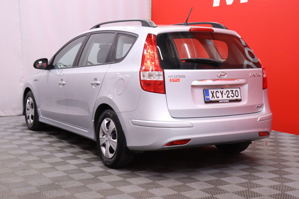 Hyundai - i30 - Wagon 1,6 CVVT 5MT ISG Comfort // Suomi-Auto / Huoltokirja / Sähkölasit / Isofix // Hyundai - i30 - Wagon 1,6 CVVT 5MT ISG Comfort // Suomi-Auto / Huoltokirja / Sähkölasit / Isofix // - Farmari