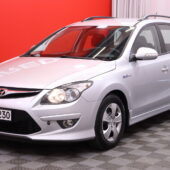 Hyundai - i30 - Wagon 1,6 CVVT 5MT ISG Comfort // Suomi-Auto / Huoltokirja / Sähkölasit / Isofix // - Farmari