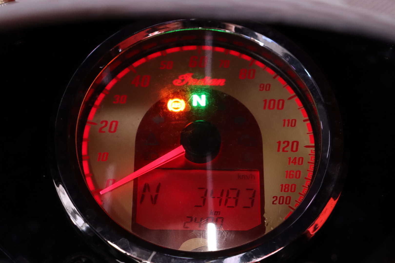 INDIAN - Scout - Custom // Täysin rakennettu! / Öhlins / LED / Brembo / Two Brothers // - Moottoripyörä