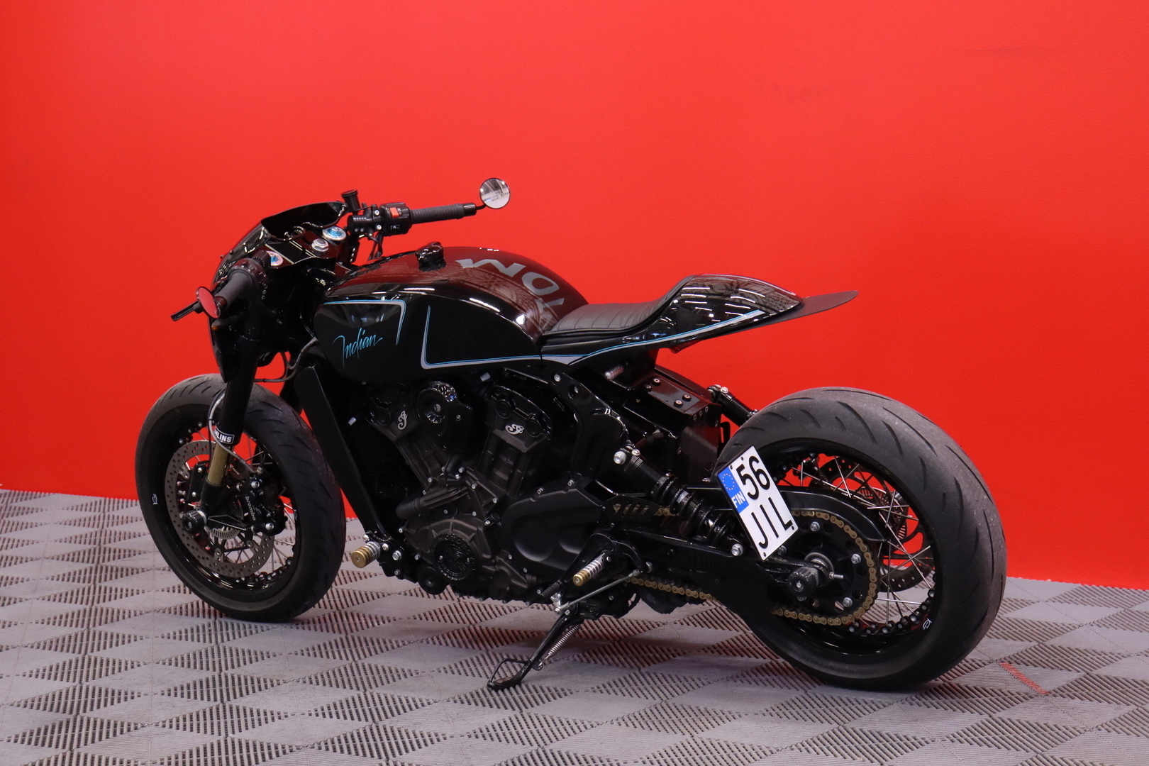 INDIAN - Scout - Custom // Täysin rakennettu! / Öhlins / LED / Brembo / Two Brothers // - Moottoripyörä