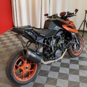 KTM - 1290 - Super Duke R // Juuri tullut / Suomi pyörä / Akrapovic / Kaatumaraudat // - Moottoripyörä