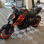 KTM - 1290 - Super Duke R // Juuri tullut / Suomi pyörä / Akrapovic / Kaatumaraudat // - Moottoripyörä