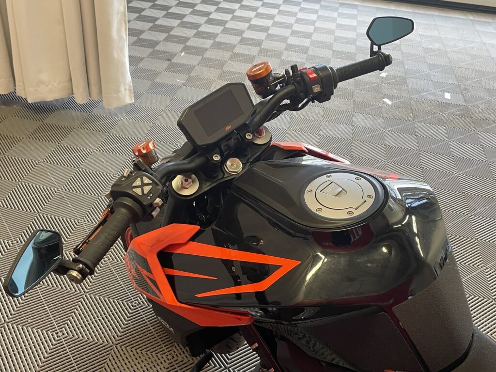 KTM - 1290 - Super Duke R // Juuri tullut / Suomi pyörä / Akrapovic / Kaatumaraudat // KTM - 1290 - Super Duke R // Juuri tullut / Suomi pyörä / Akrapovic / Kaatumaraudat // - Moottoripyörä