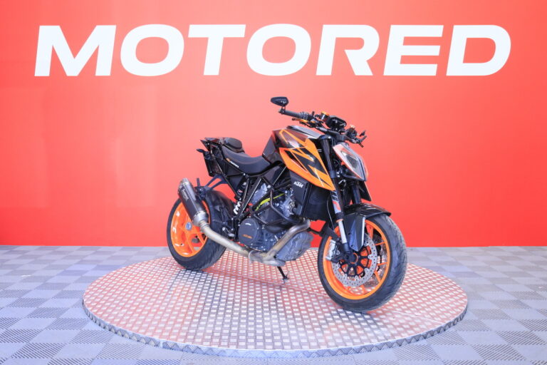 KTM - 1290 - Super Duke R // Juuri tullut / Suomi pyörä / Akrapovic / Kaatumaraudat // - Moottoripyörä