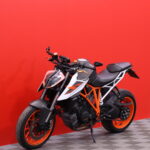 KTM - 1290 - Super Duke R // SC-Project / Quick Shift + / Huoltokirja / Track-pack // - Moottoripyörä