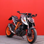 KTM - 1290 - Super Duke R // SC-Project / Quick Shift + / Huoltokirja / Track-pack // - Moottoripyörä