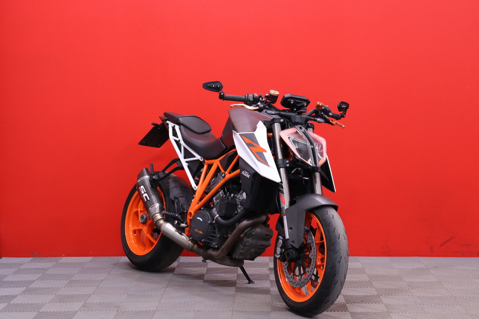 KTM - 1290 - Super Duke R // SC-Project / Quick Shift + / Huoltokirja / Track-pack // - Moottoripyörä