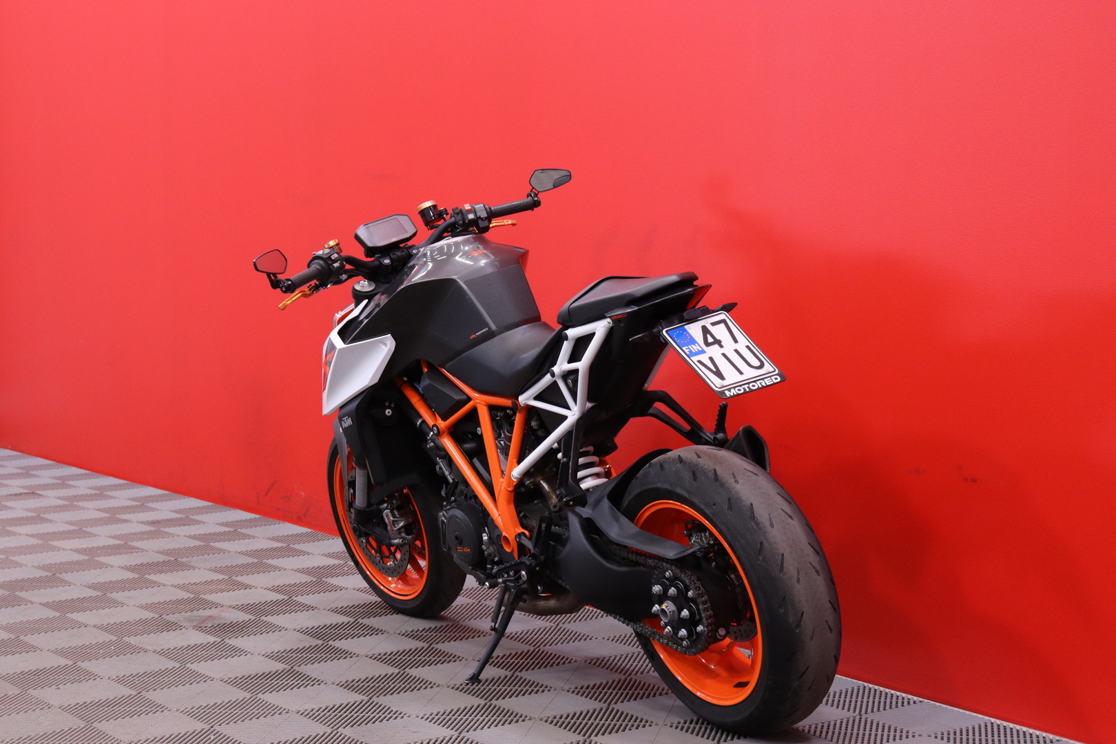 KTM - 1290 - Super Duke R // SC-Project / Quick Shift + / Huoltokirja / Track-pack // - Moottoripyörä