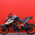 KTM - 1290 - Super Duke R // SC-Project / Quick Shift + / Huoltokirja / Track-pack // - Moottoripyörä