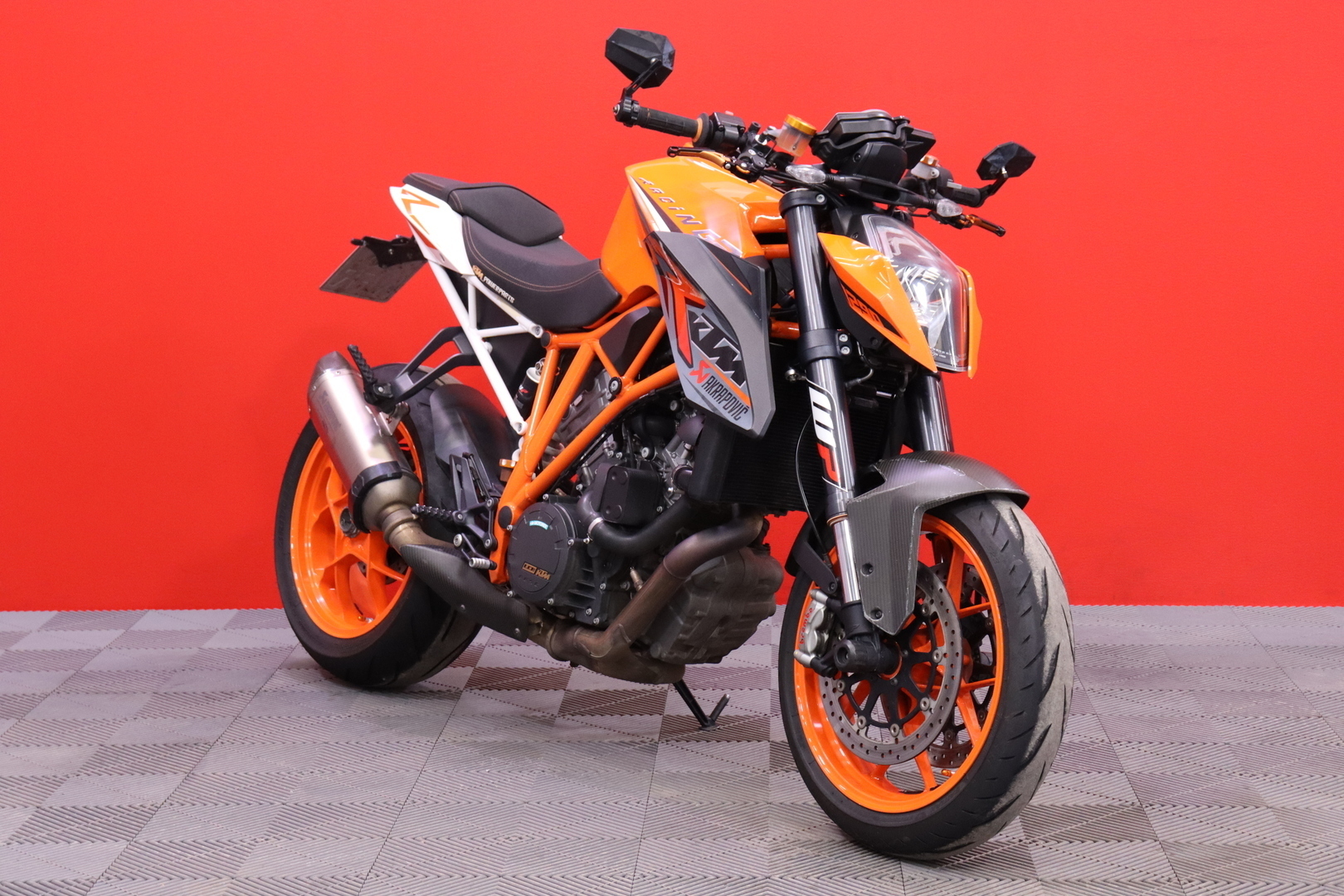 KTM - 1290 - Super Duke R // Akrapovic slipari + decat / 30tkm huolto tehty! // - Moottoripyörä