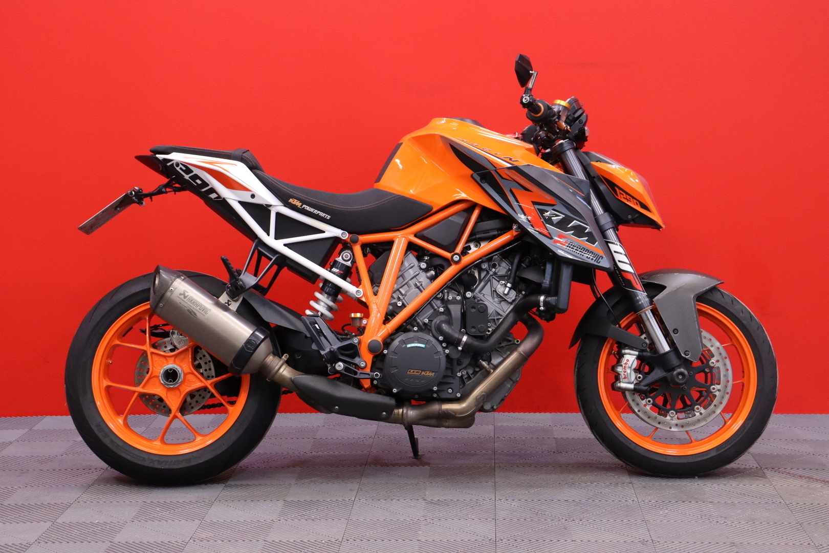 KTM - 1290 - Super Duke R // Akrapovic slipari + decat / 30tkm huolto tehty! // - Moottoripyörä