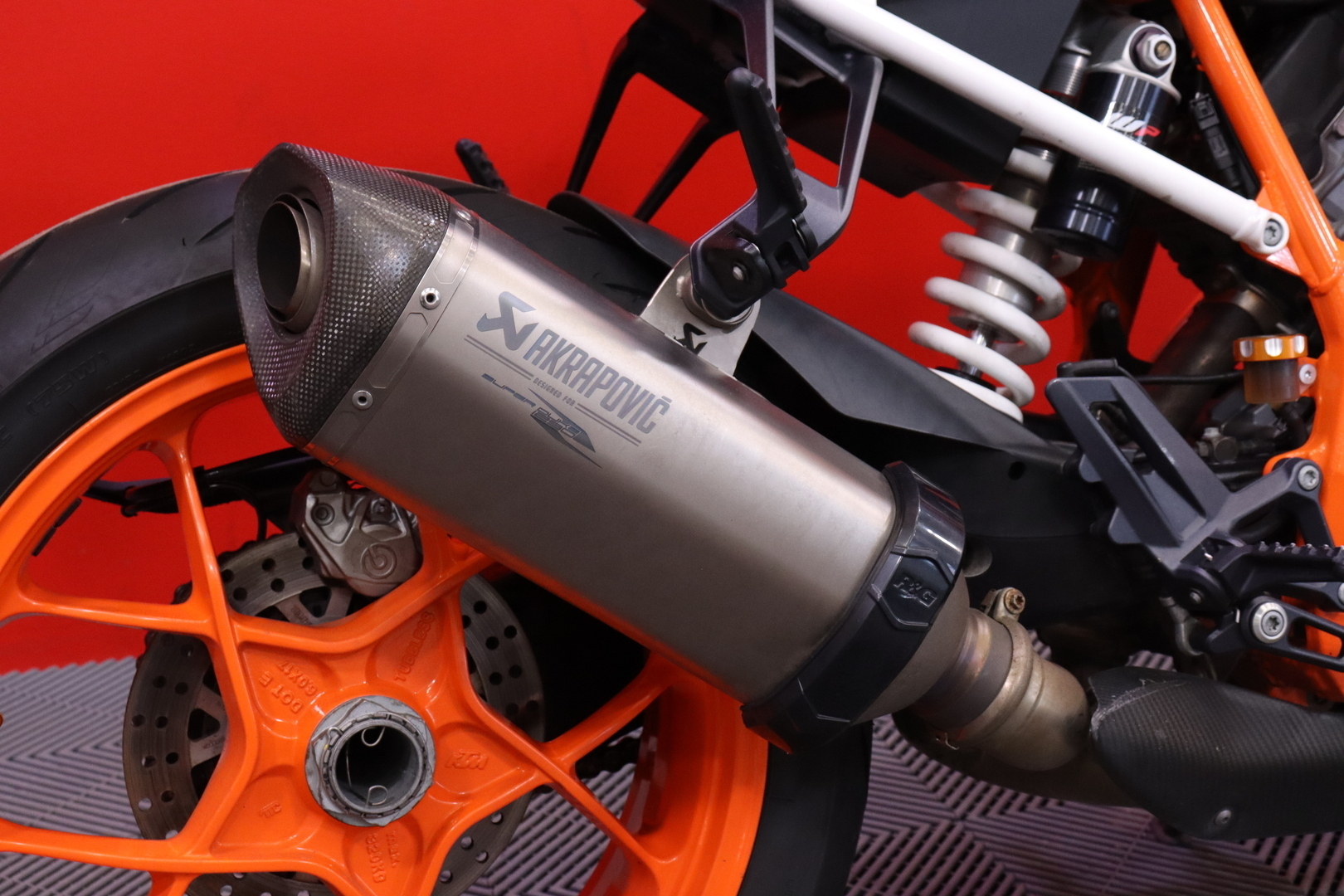 KTM - 1290 - Super Duke R // Akrapovic slipari + decat / 30tkm huolto tehty! // - Moottoripyörä