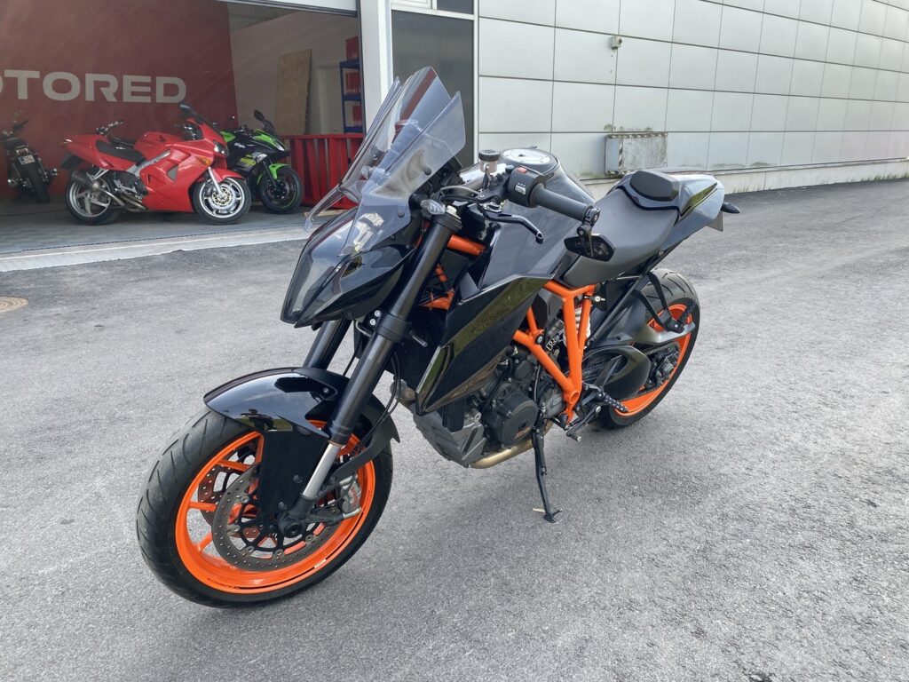 KTM - 1290 - Super Duke R // Juuri saapunut! / Akrapovic / Ducktail // KTM - 1290 - Super Duke R // Juuri saapunut! / Akrapovic / Ducktail // - Moottoripyörä