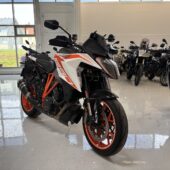 KTM - 1290 - Super Duke GT // Juuri saapunut! / Shifter / Laukut // - Moottoripyörä
