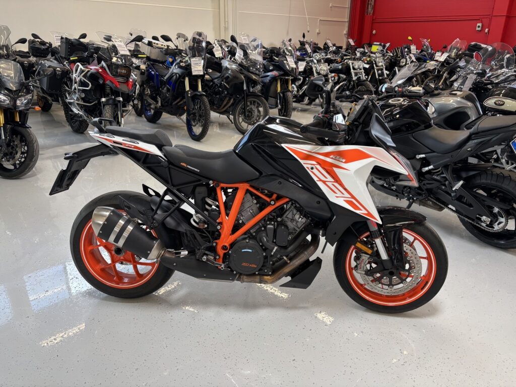KTM - 1290 - Super Duke GT // Juuri saapunut! / Shifter / Laukut // KTM - 1290 - Super Duke GT // Juuri saapunut! / Shifter / Laukut // - Moottoripyörä