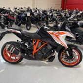 KTM - 1290 - Super Duke GT // Juuri saapunut! / Shifter / Laukut // - Moottoripyörä
