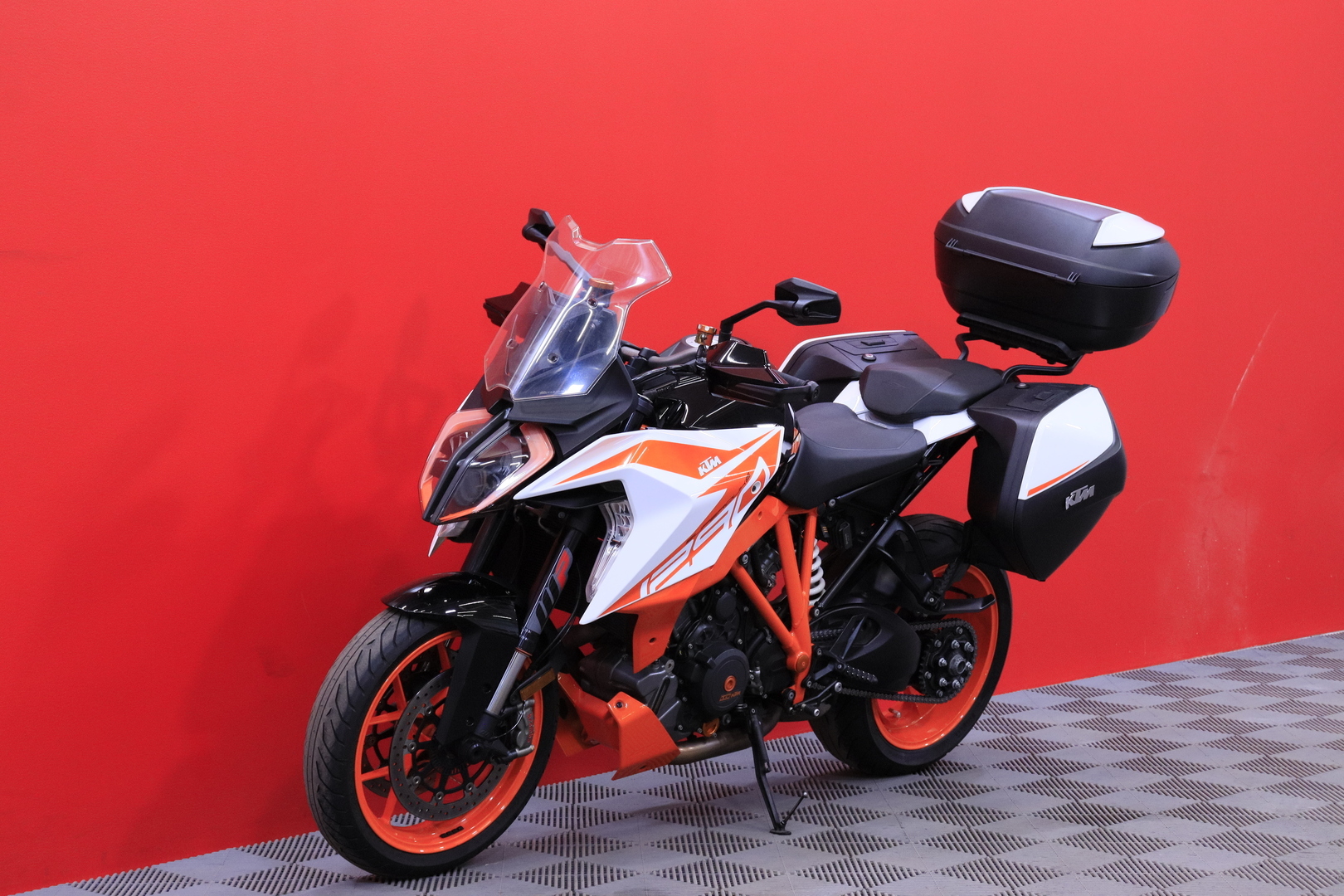 KTM - 1290 - Super Duke GT // 3x Laukut / Cobra / Vakkari / Keyless // - Moottoripyörä