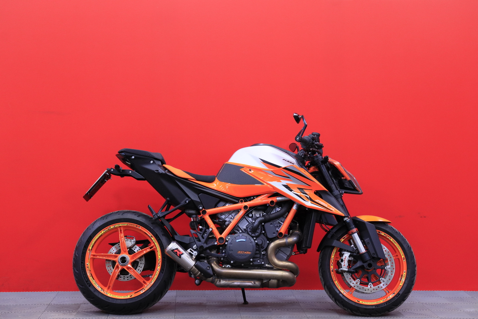 KTM - 1290 - Super Duke R // Dominator / Shifter / Vakkari / Keyless // - Moottoripyörä