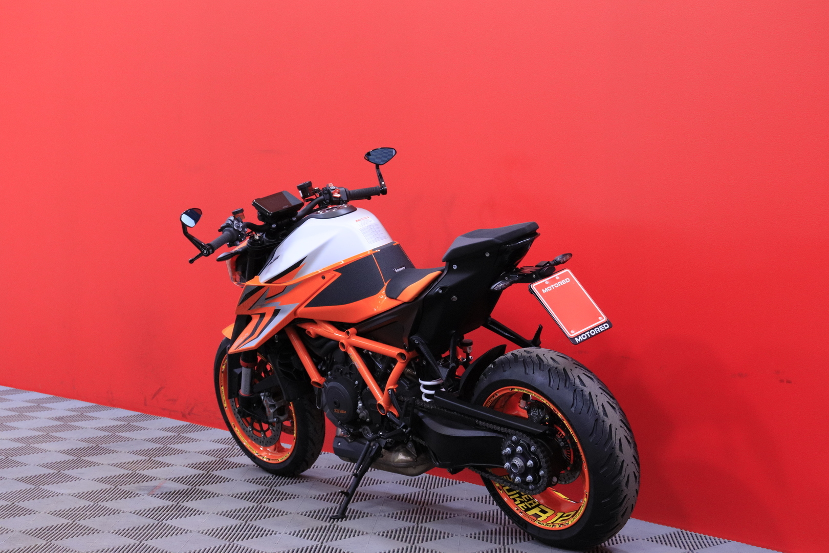 KTM - 1290 - Super Duke R // Dominator / Shifter / Vakkari / Keyless // - Moottoripyörä