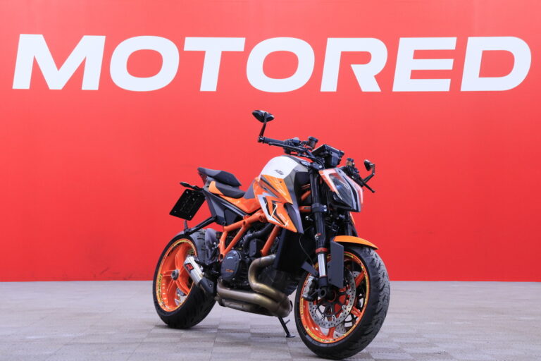 KTM - 1290 - Super Duke R // Dominator / Shifter / Vakkari / Keyless // - Moottoripyörä