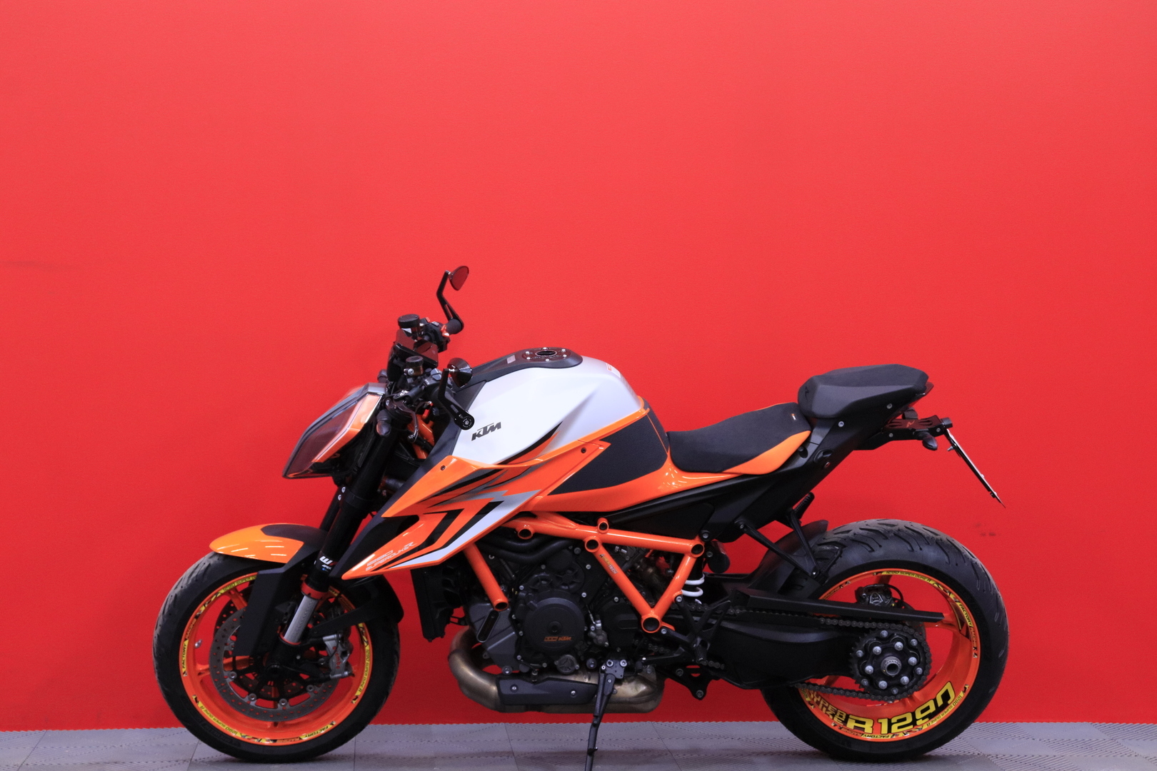 KTM - 1290 - Super Duke R // Dominator / Shifter / Vakkari / Keyless // - Moottoripyörä