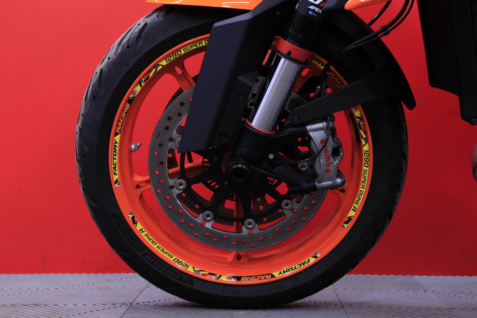 KTM - 1290 - Super Duke R // Dominator / Shifter / Vakkari / Keyless // - Moottoripyörä