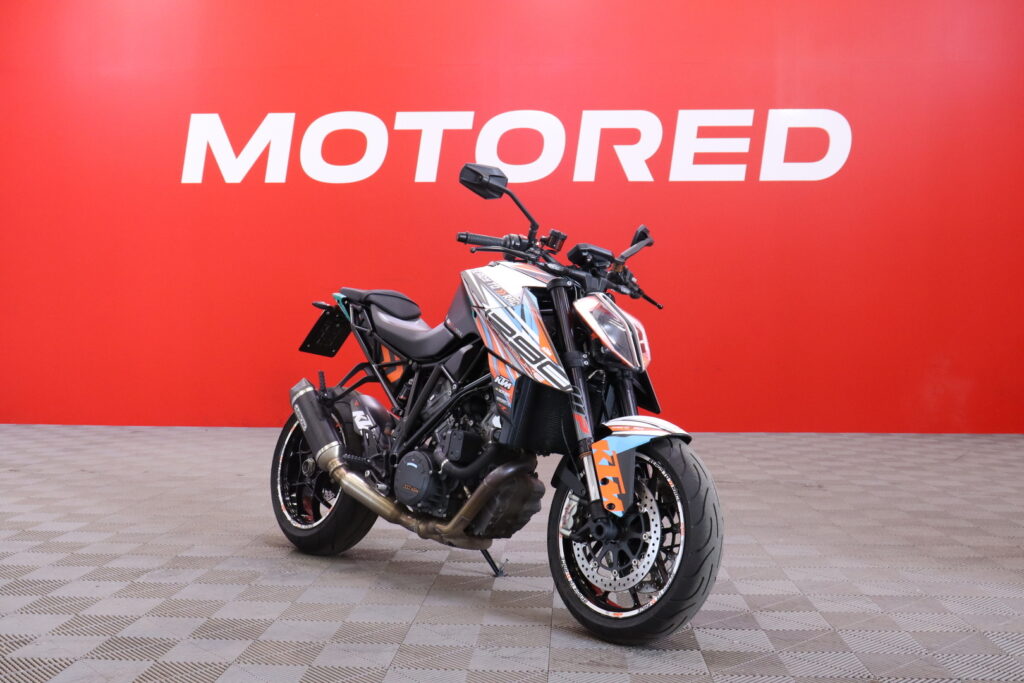 KTM - 1290 - SUPER DUKE R // ABS / LED / Vakionopeudensäädin / Ajotilan valitsin / LED / Bluetooth // KTM - 1290 - SUPER DUKE R // ABS / LED / Vakionopeudensäädin / Ajotilan valitsin / LED / Bluetooth // - Moottoripyörä