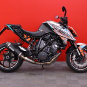 KTM - 1290 - SUPER DUKE R // ABS / LED / Vakionopeudensäädin / Ajotilan valitsin / LED / Bluetooth // - Moottoripyörä