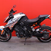 KTM - 1290 - SUPER DUKE R // ABS / LED / Vakionopeudensäädin / Ajotilan valitsin / LED / Bluetooth // - Moottoripyörä