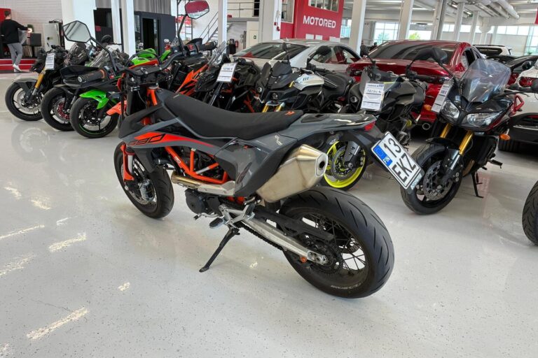 KTM 690