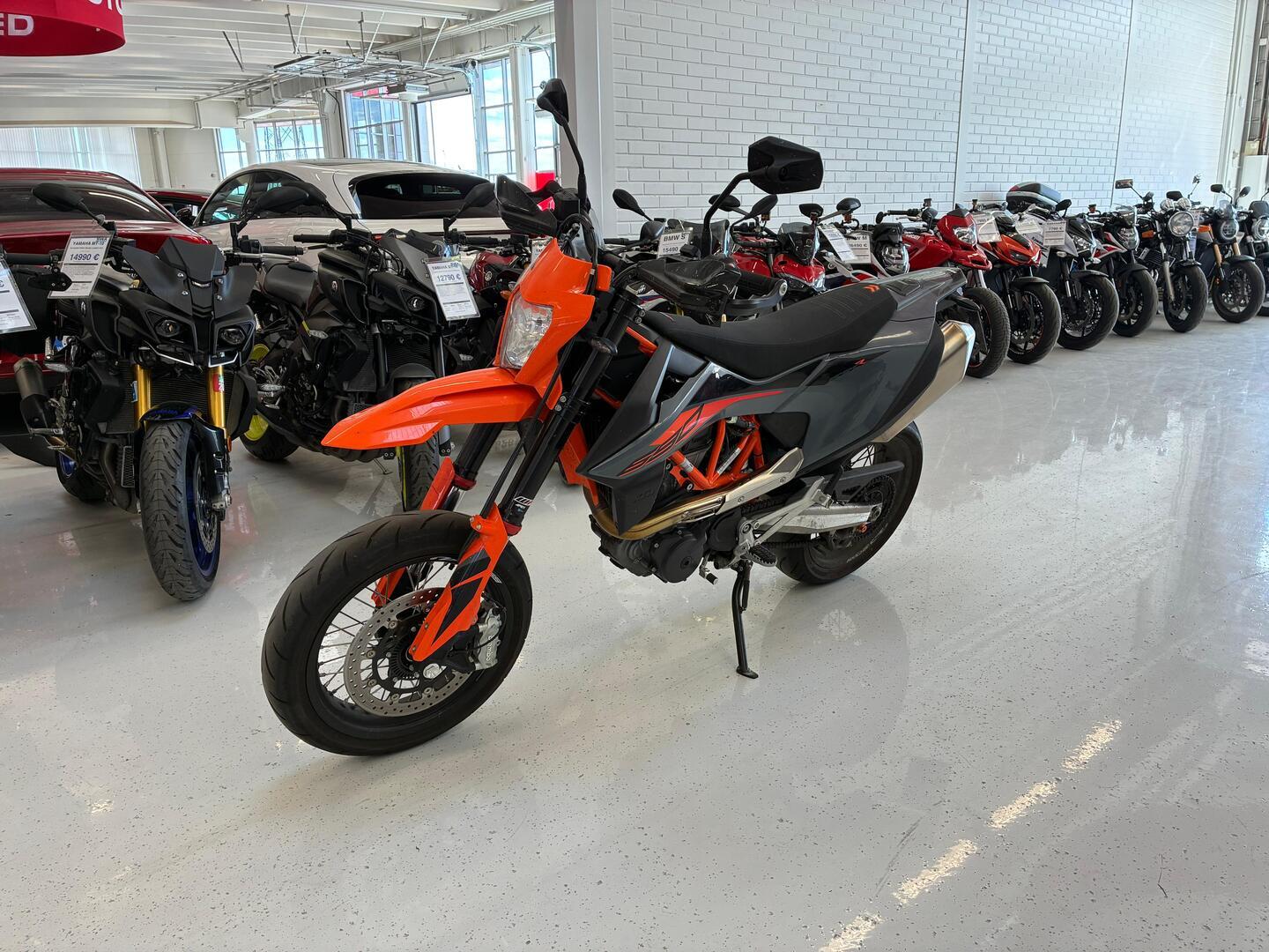 KTM - 690 - SMC-R // ABS / TC / Shifter / Fuel kit // - Moottoripyörä
