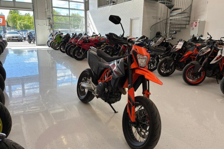 KTM - 690 - SMC-R // ABS / TC / Shifter / Fuel kit // - Moottoripyörä