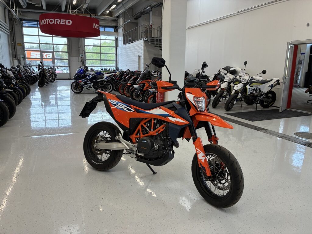 KTM - 690 - SMC-R // Remus / Shifter / TC / ABS / Map selector / Suomi-pyörä // - Moottoripyörä